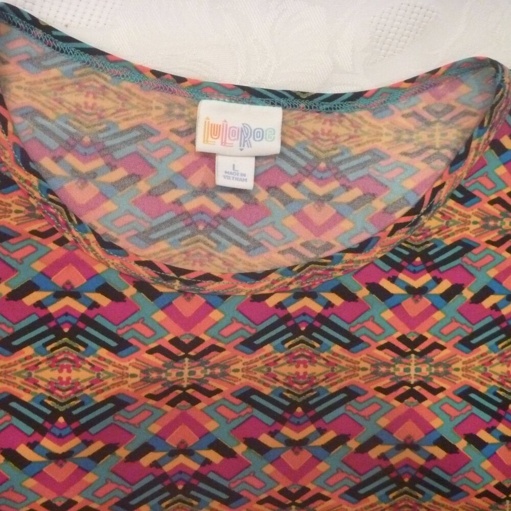 LuLaRoe L XL LAGENLOOK Tunic Long High Low Southwestern Navajo Aztec Indian Top